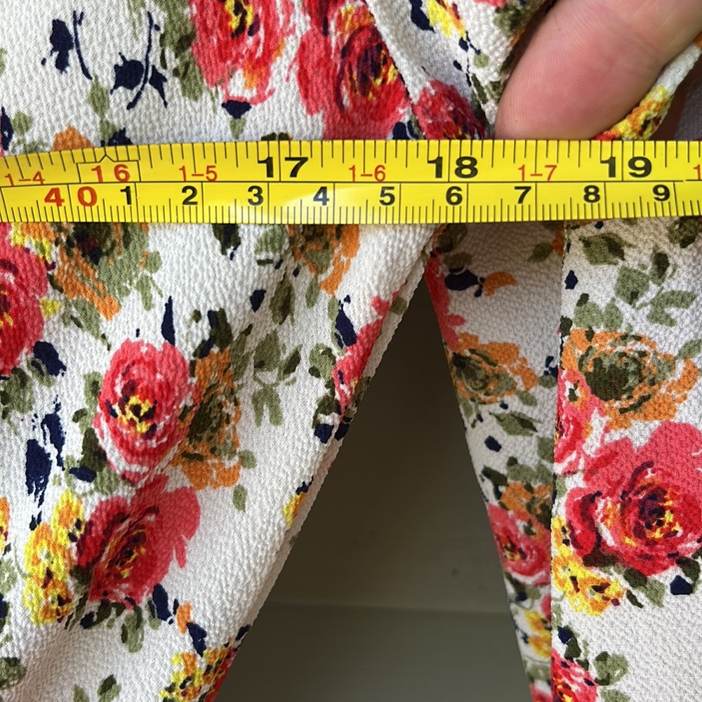 BNWOT LE LIS fun floral dress - Picture 8 of 16